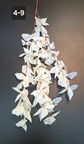 Ramură artificială alb-galbui cu frunze plisate decorative - 102cm